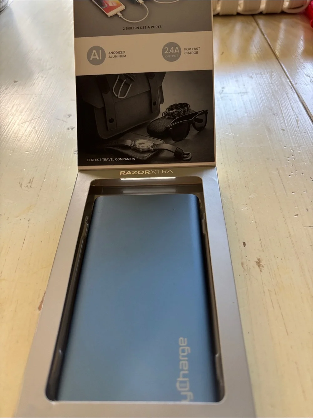 Razor Portable Charger in Metallic Blue